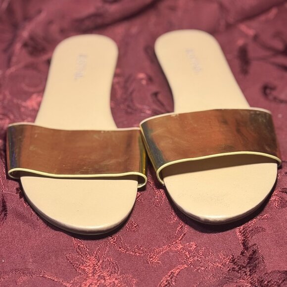 JustFab Gold Slides Sandals Flats Size 7.5 - Picture 1 of 4